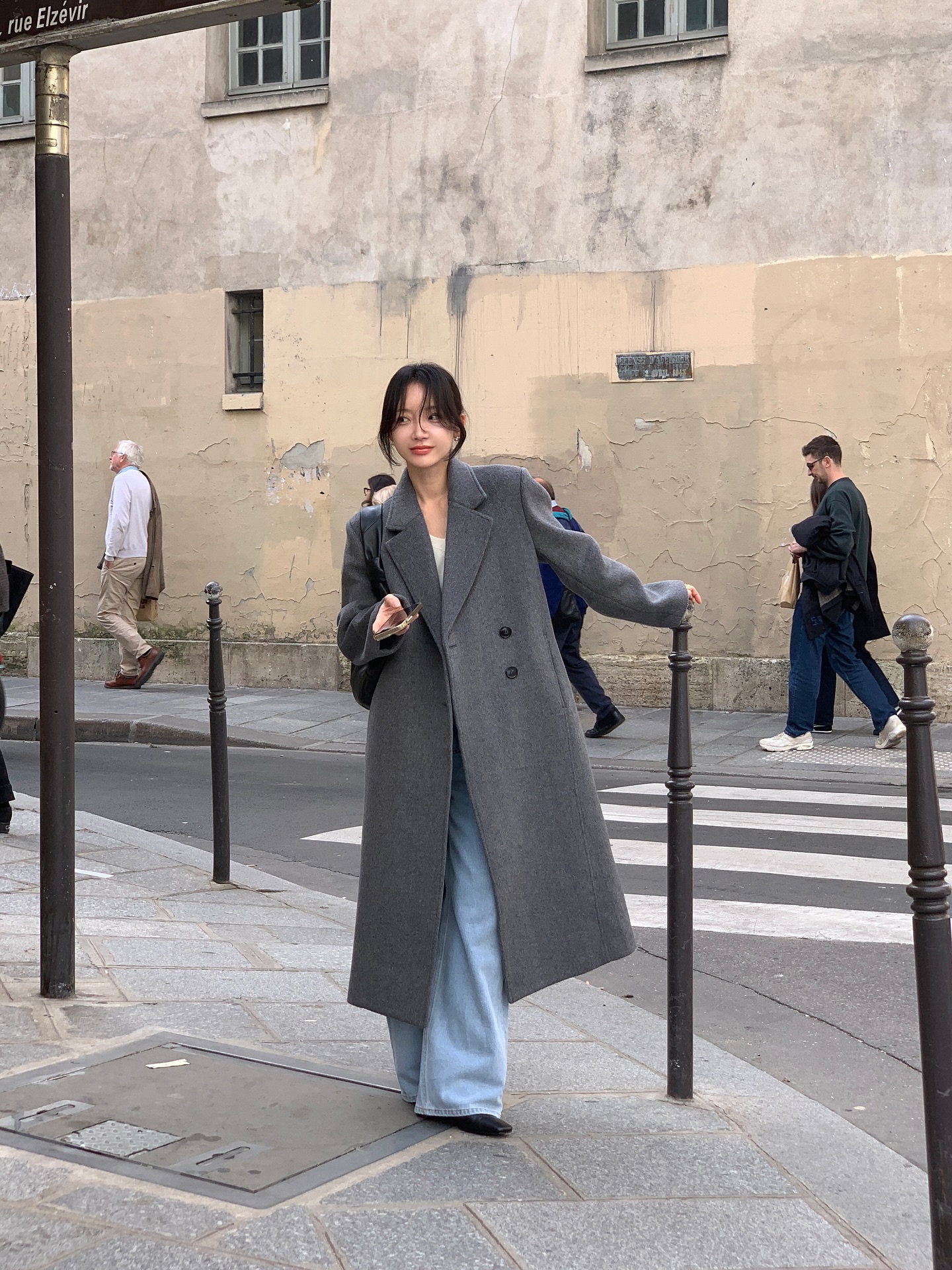 Mặc gì đi làm ngày rét mướt: 4 công thức đơn giản, đủ ấm áp mà vẫn chuẩn thanh lịch- Ảnh 5.