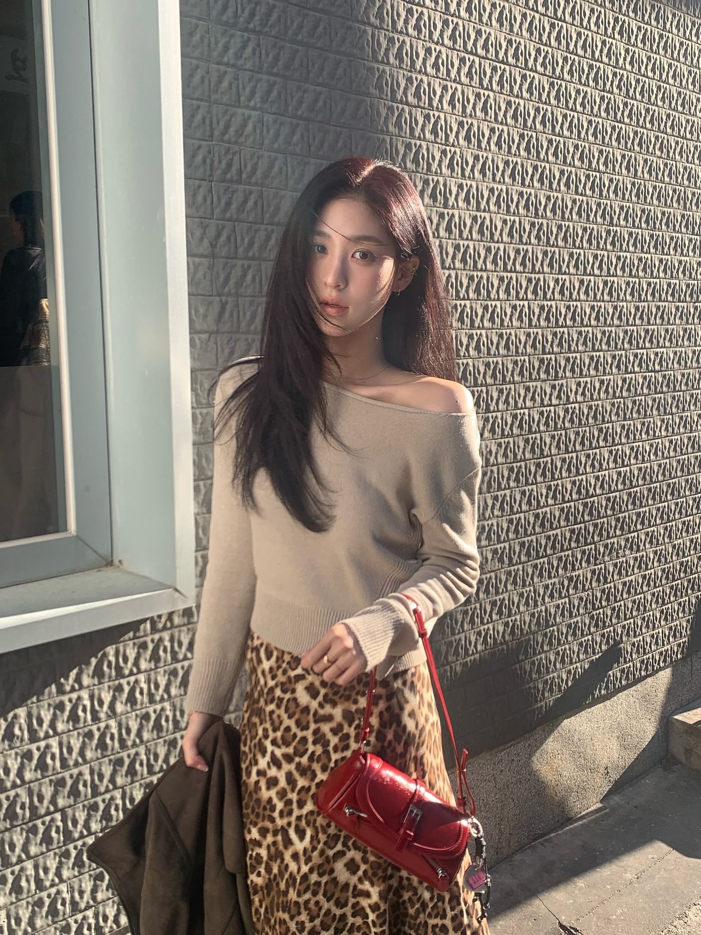 Đang hot hơn cả trang phục màu đen chính là đồ màu trắng - be: Trẻ trung hơn nhiều, tinh tế đỉnh cao- Ảnh 10.