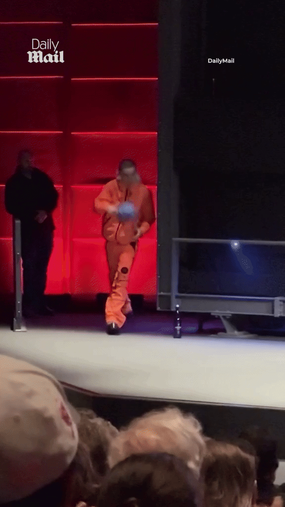 Ngoại hình gây sốc của Timothée Chalamet sau tin "đá bay" Kylie Jenner một cách phũ phàng- Ảnh 3.