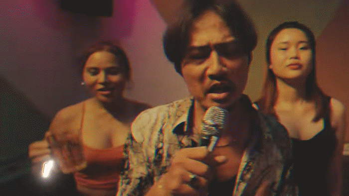 Danh tính cô gái áo cam trong quán karaoke lắc lư cùng Doãn Quốc Đam- Ảnh 1.