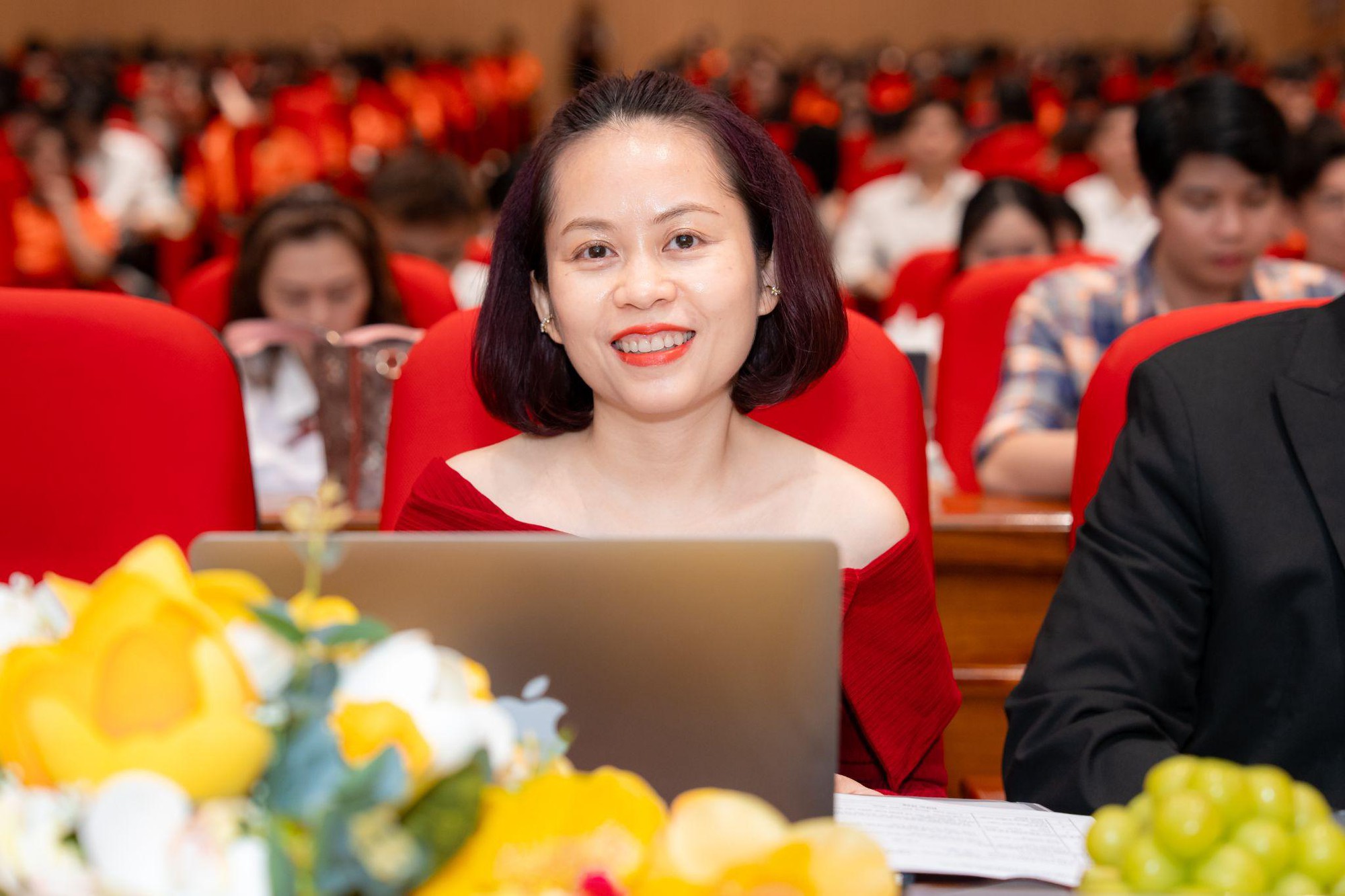 Giảng viên là chuyên gia doanh nghiệp: Lợi thế để sinh viên HUTECH “chạm” thị trường sớm- Ảnh 2. Giảng viên là chuyên gia doanh nghiệp: Lợi thế để sinh viên HUTECH “chạm” thị trường sớm- Ảnh 2.