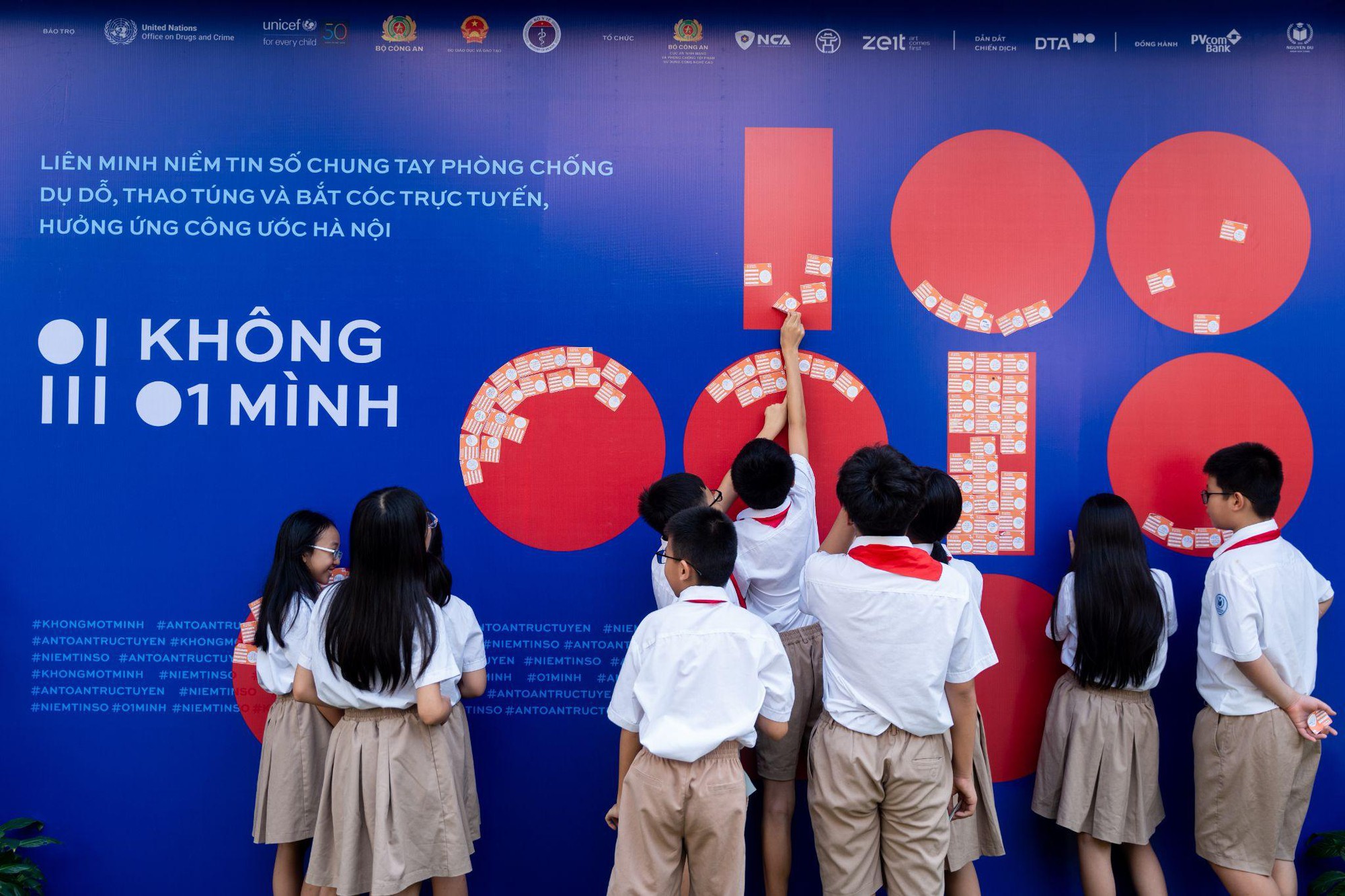 PVcomBank đồng hành cùng chiến dịch “Không Một Mình” hướng tới một không gian trực tuyến an toàn- Ảnh 3.