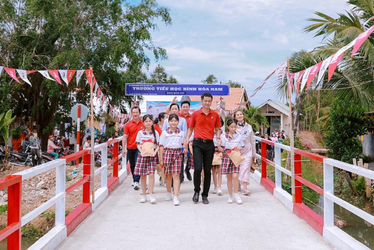 Bridgestone: 15 năm tại Việt Nam, mạng lưới lên đến 100 trung tâm lốp du lịch- Ảnh 3.