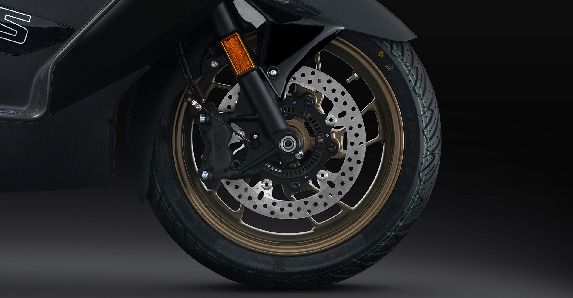 Xe ga chuyên phượt của Honda vừa về VN đã gặp khó: Đối thủ ra mắt 2 xe 'trang bị tận răng' giá rẻ hơn- Ảnh 4. Xe ga chuyên phượt của Honda vừa về VN đã gặp khó: Đối thủ ra mắt 2 xe 'trang bị tận răng' giá rẻ hơn- Ảnh 4.