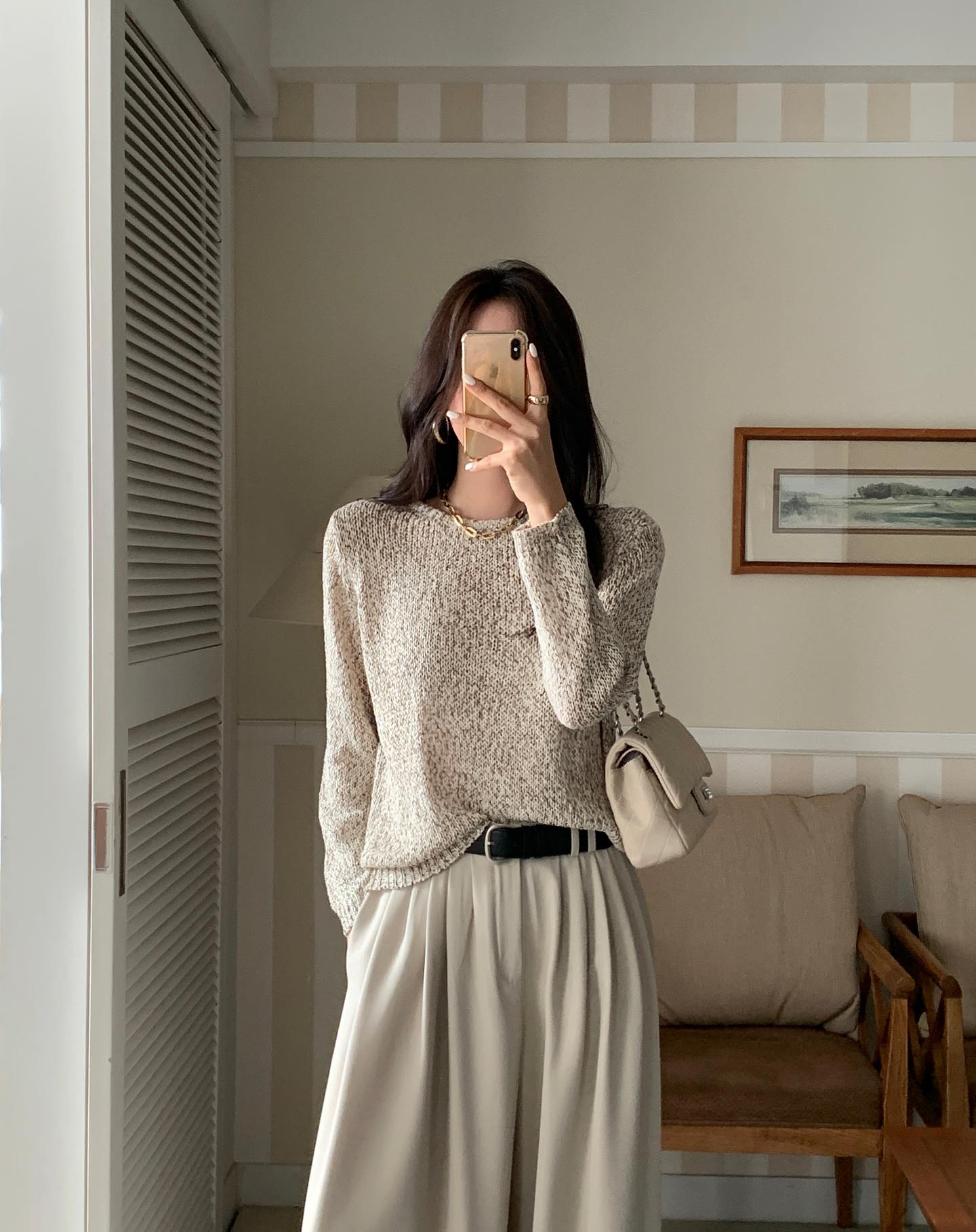 5 cách mặc áo len hack dáng cao ráo và thon thả hơn, chị em chưa chắc đã biết hết- Ảnh 12. 5 cách mặc áo len hack dáng cao ráo và thon thả hơn, chị em chưa chắc đã biết hết- Ảnh 12.