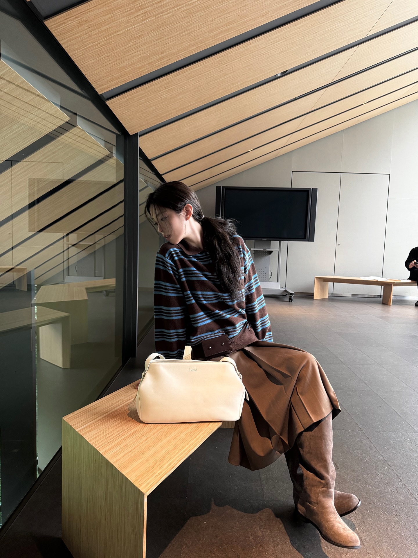 Boots phối cùng 4 kiểu trang phục này là chuẩn, giúp sang chảnh hóa cả set đồ- Ảnh 4. Boots phối cùng 4 kiểu trang phục này là chuẩn, giúp sang chảnh hóa cả set đồ- Ảnh 4.