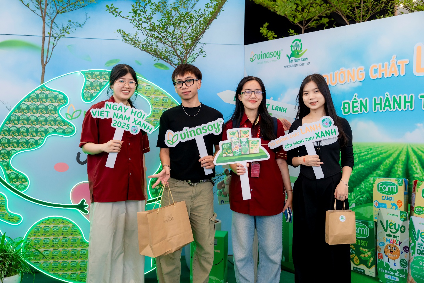 Vinasoy chung tay cùng cộng đồng kiến tạo Việt Nam xanh- Ảnh 2. Vinasoy chung tay cùng cộng đồng kiến tạo Việt Nam xanh- Ảnh 2.