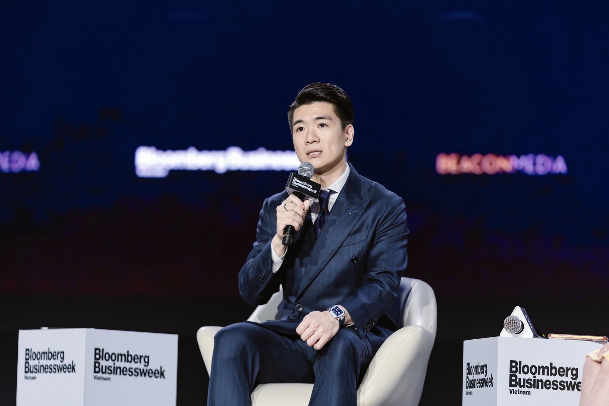 Tư duy lãnh đạo trẻ và hành trình đưa SHB bứt phá, dẫn đầu trong kỷ nguyên mới- Ảnh 1. Tư duy lãnh đạo trẻ và hành trình đưa SHB bứt phá, dẫn đầu trong kỷ nguyên mới- Ảnh 1.