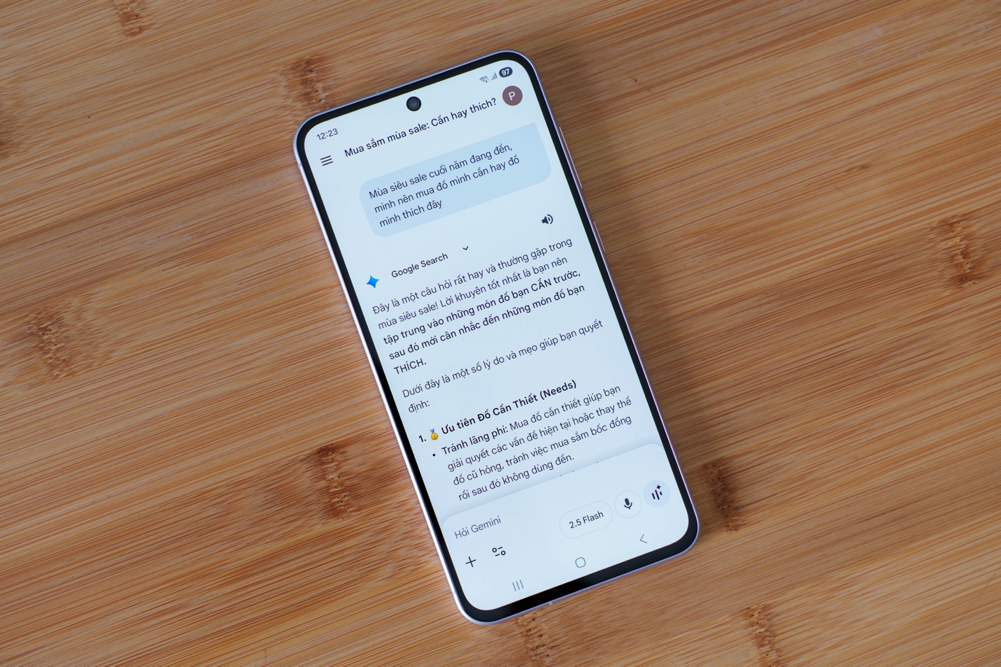 Tránh “bẫy” mua sắm cuối năm nhờ Gemini Live - Trợ lý AI giúp bạn tiêu tiền thông minh- Ảnh 2. Tránh “bẫy” mua sắm cuối năm nhờ Gemini Live - Trợ lý AI giúp bạn tiêu tiền thông minh- Ảnh 2.