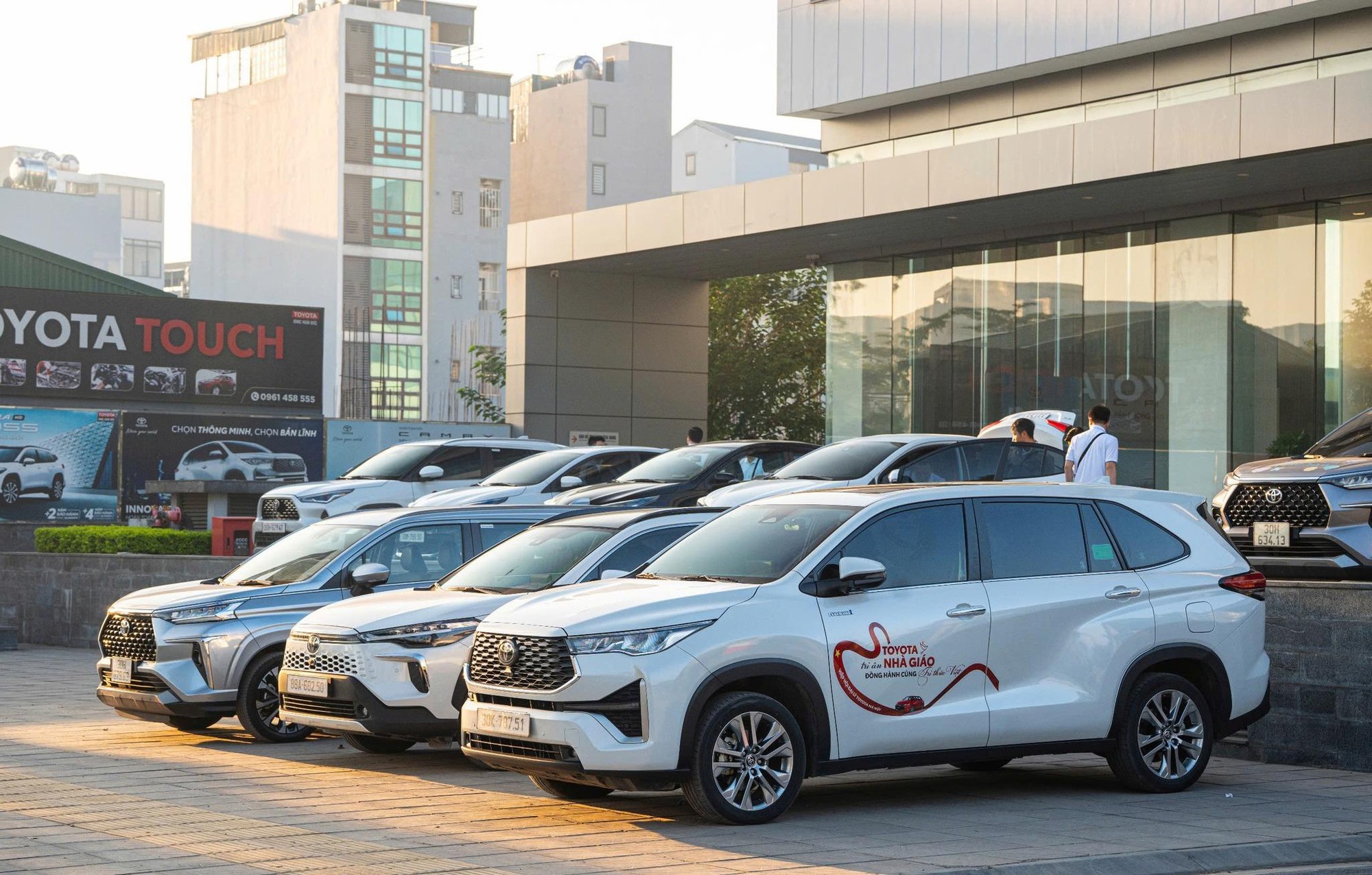 Cuộc chiến xe ngoại: Toyota giữ vững ngôi vương giữa “tâm bão” cạnh tranh giai đoạn cao điểm nhất thị trường xe- Ảnh 3. Cuộc chiến xe ngoại: Toyota giữ vững ngôi vương giữa “tâm bão” cạnh tranh giai đoạn cao điểm nhất thị trường xe- Ảnh 3.