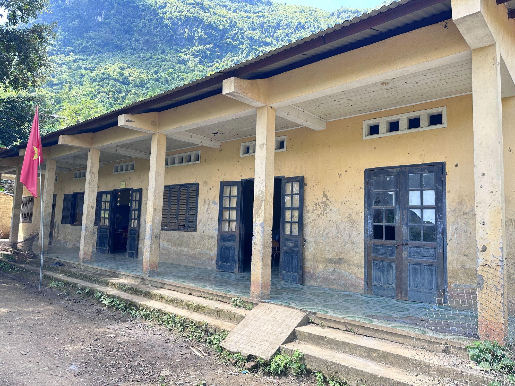 UNIQLO cam kết đóng góp doanh thu BST đặc biệt để xây 2 trường mới nhân Tuần Lễ Cảm Ơn- Ảnh 5. UNIQLO cam kết đóng góp doanh thu BST đặc biệt để xây 2 trường mới nhân Tuần Lễ Cảm Ơn- Ảnh 5.