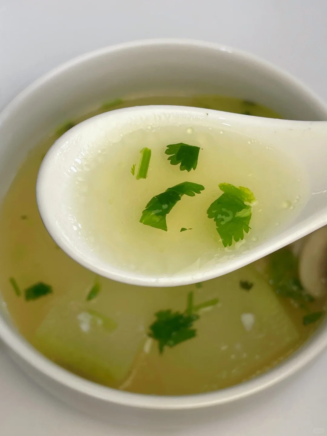 Mùa này bạn nên nấu canh bí đao nấm mỡ: Ít calo lại giàu dưỡng chất, ấm dạ dày, no lâu mà không sợ béo- Ảnh 6.