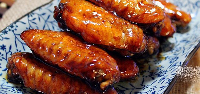 Đừng coi thường! 4 món rẻ tiền này chính là "thần dược" dưỡng xương khớp và bảo vệ đôi chân tuổi già!- Ảnh 1.