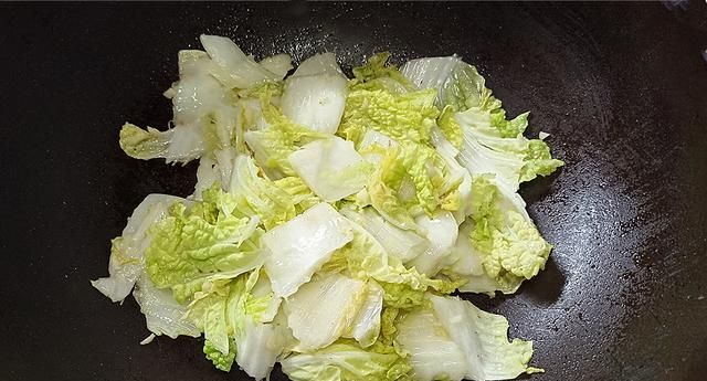 Trời lạnh, gia đình tôi rất thích món ăn này, đun nhỏ lửa trong 10 phút là xong, vừa ấm áp lại ngon miệng- Ảnh 3.