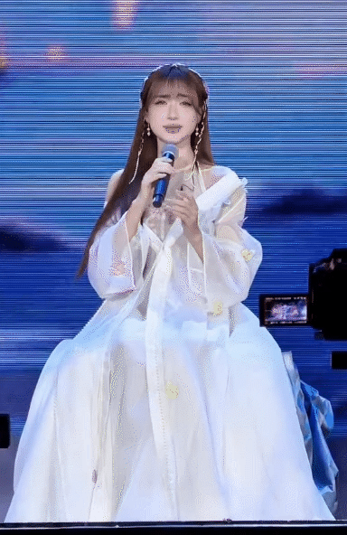 Chỉ có Đan Trường mới khiến Hoà Minzy “sến” thế này- Ảnh 3.