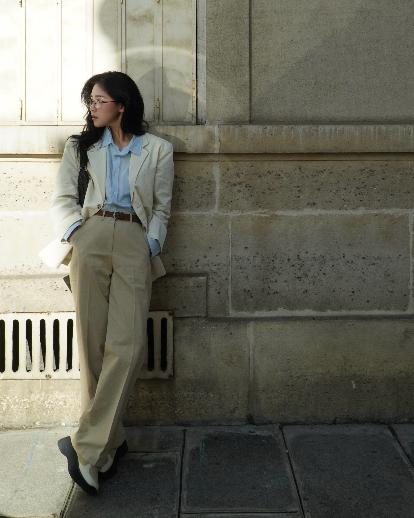 Áo blazer mặc với 4 item này là đẹp hoàn hảo: Thanh lịch từ công sở ra phố- Ảnh 6.