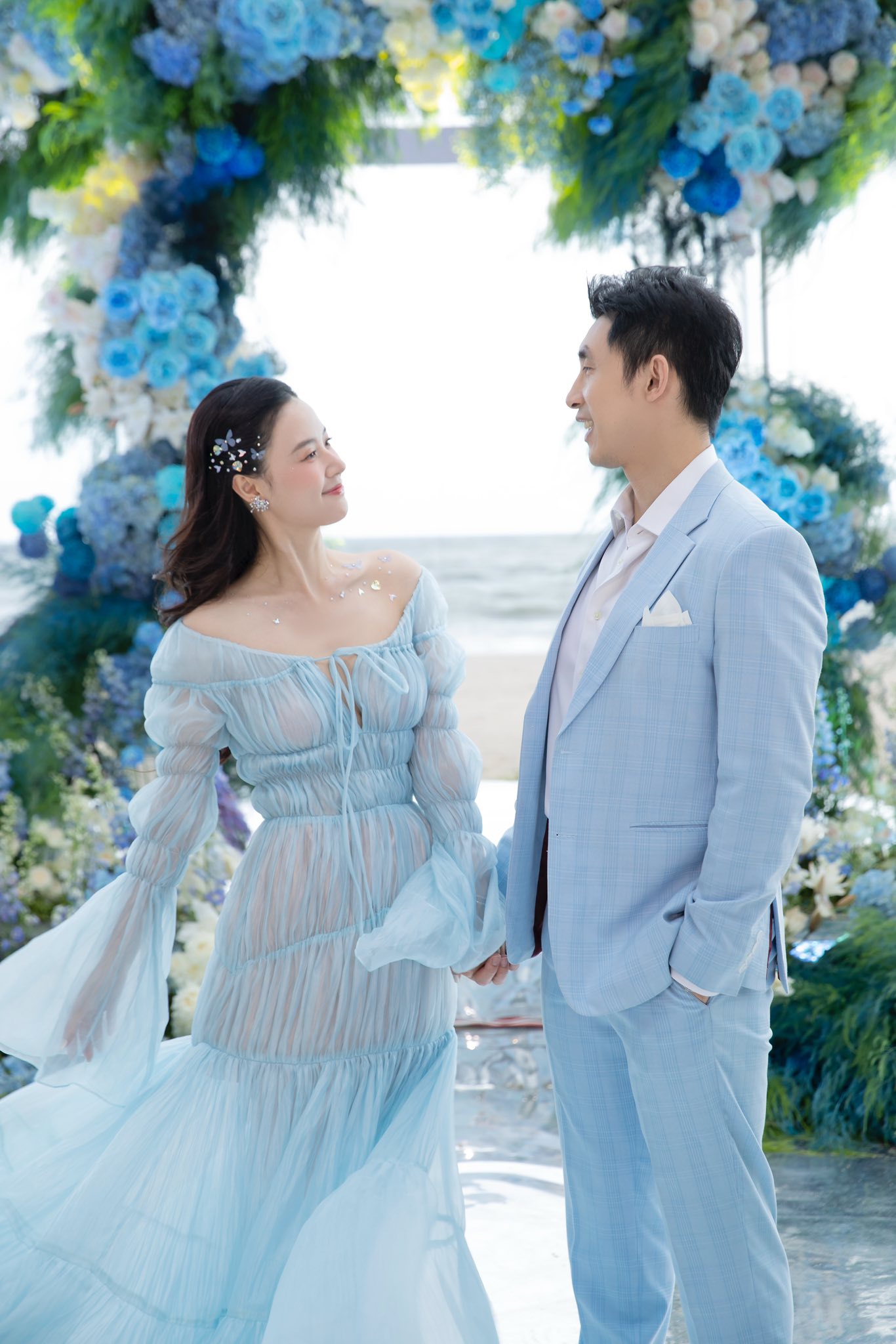 Vbiz có 1 mỹ nhân “sáng làm cô giáo, tối lên đồ đi quẩy”: U40 mà trẻ hơn học sinh mới đáng nể- Ảnh 9. Vbiz có 1 mỹ nhân “sáng làm cô giáo, tối lên đồ đi quẩy”: U40 mà trẻ hơn học sinh mới đáng nể- Ảnh 9.