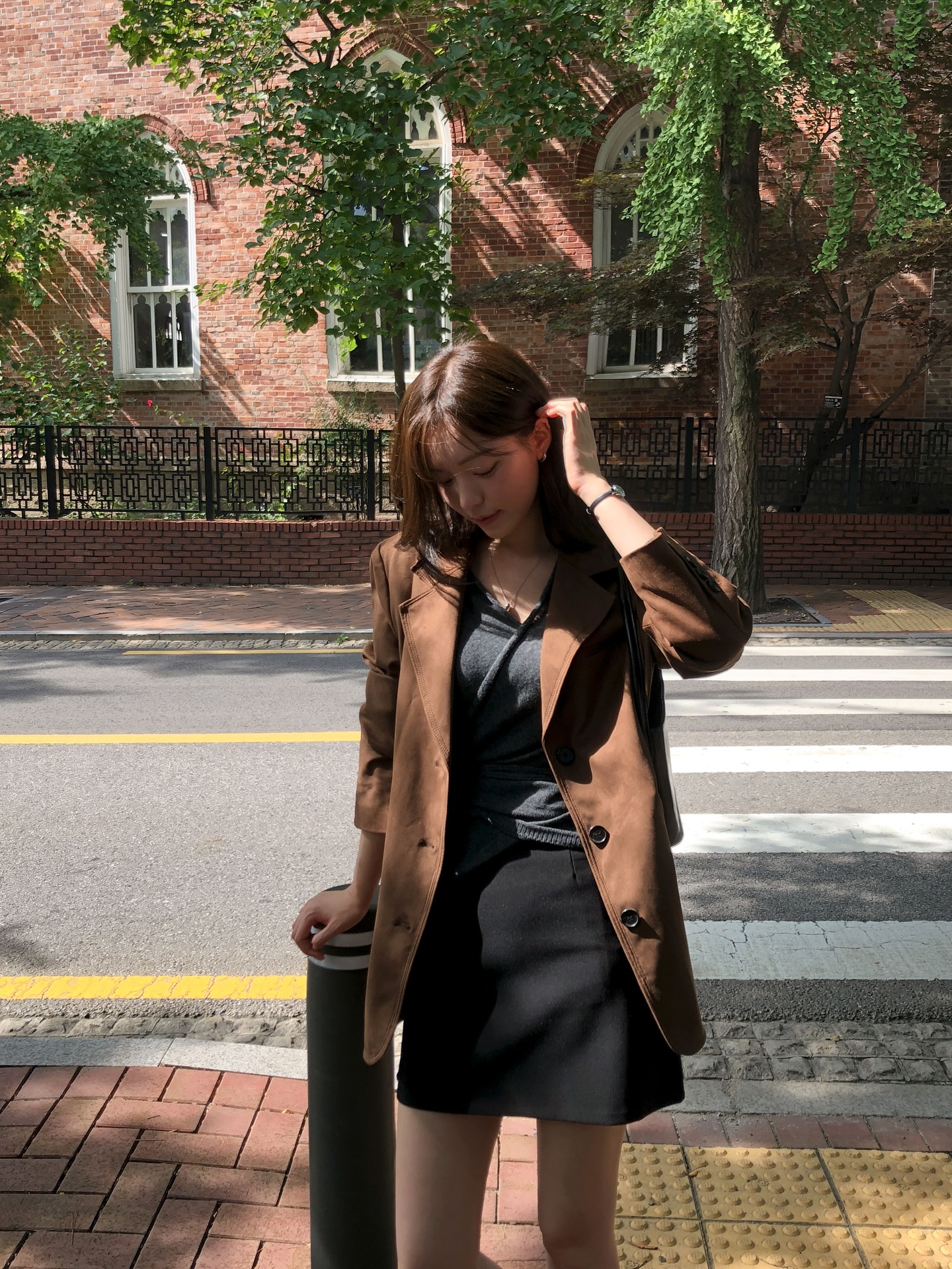 Áo blazer mặc với 4 item này là đẹp hoàn hảo: Thanh lịch từ công sở ra phố- Ảnh 3.