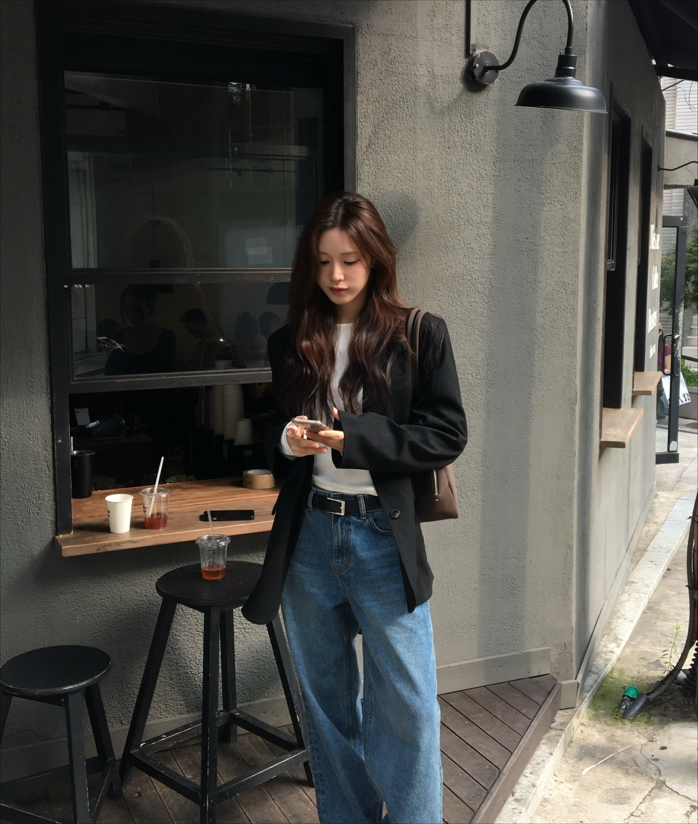 Áo blazer mặc với 4 item này là đẹp hoàn hảo: Thanh lịch từ công sở ra phố- Ảnh 7.