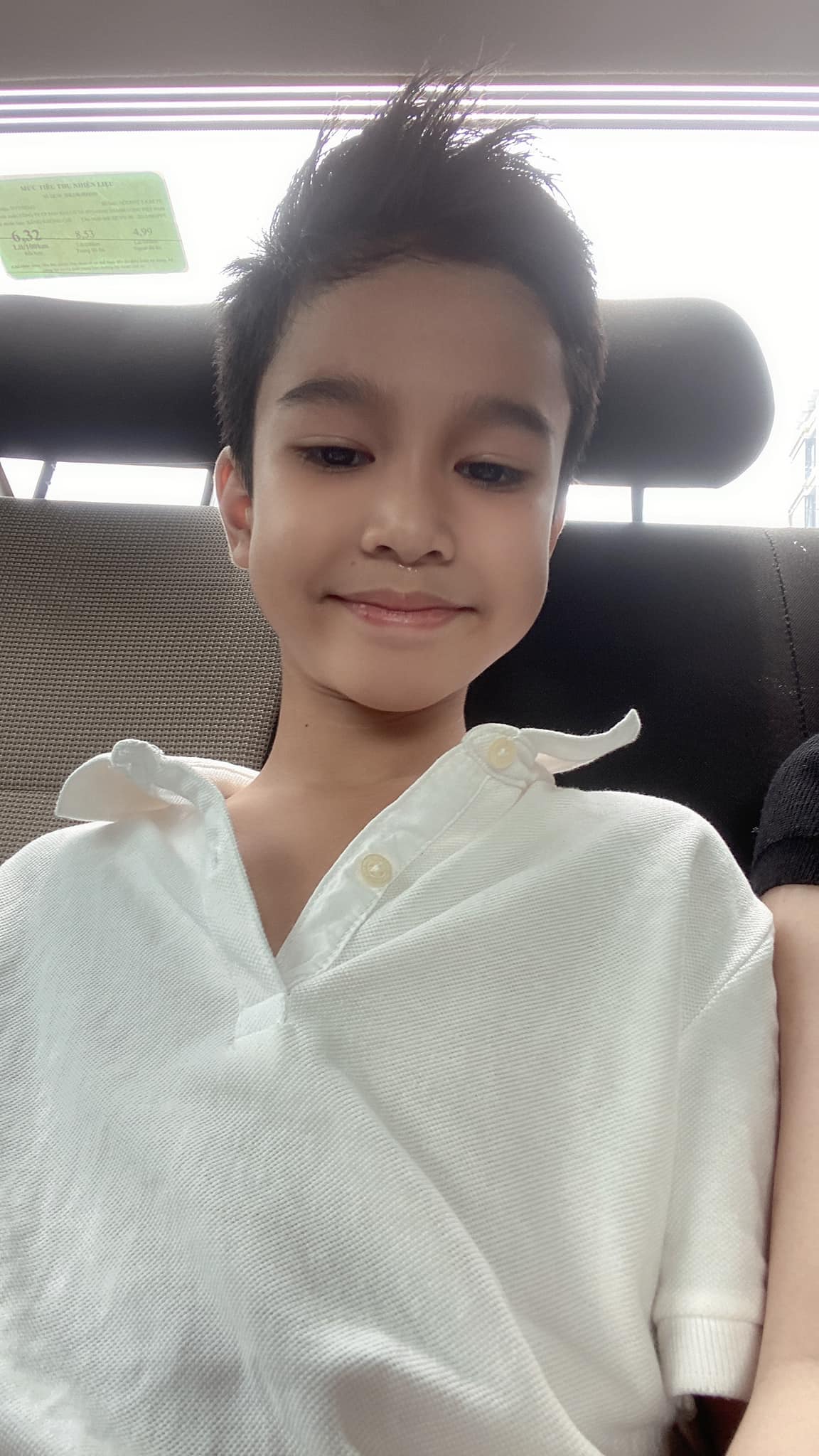 Chị gái Ngọc Trinh: Mẹ 3 con tuổi U50 body sexy nghẹt thở, các con hưởng trọn 