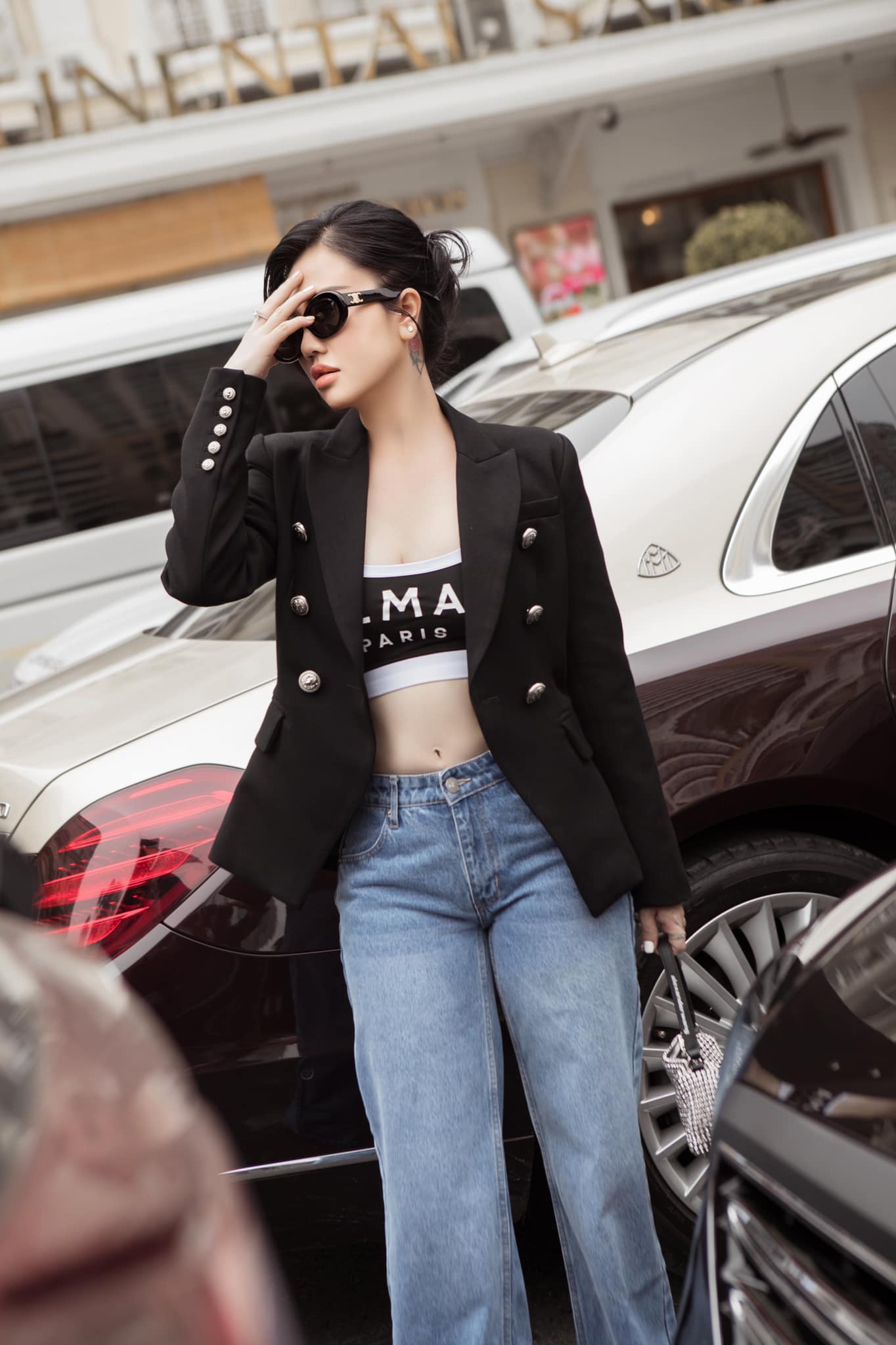 Chị gái Ngọc Trinh: Mẹ 3 con tuổi U50 body sexy nghẹt thở, các con hưởng trọn 