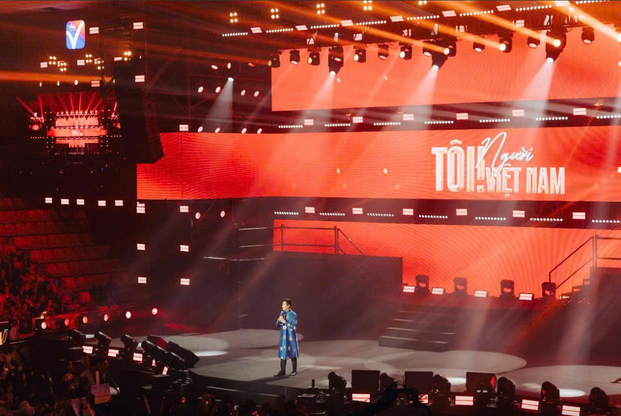 Vikki lan tỏa yêu thương : Đêm nhạc “Tôi! Người Việt Nam” & 5,3 tỷ đồng chuyển tới đồng bào bão lũ- Ảnh 1.