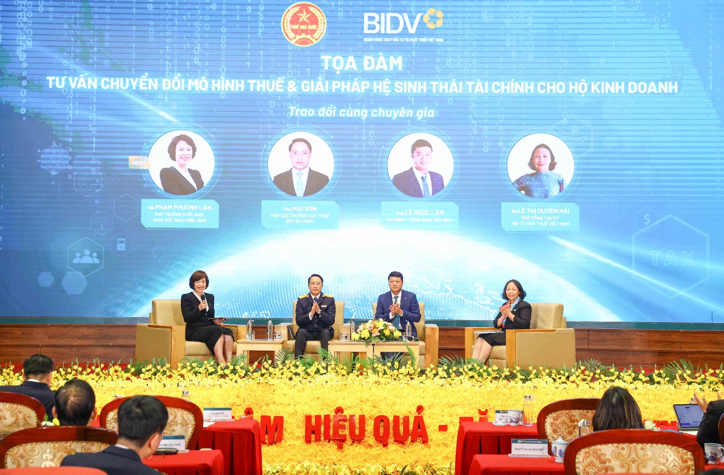 BIDV cùng ngành Thuế đồng hành hỗ trợ hộ kinh doanh chuyển đổi, bứt phá- Ảnh 1.