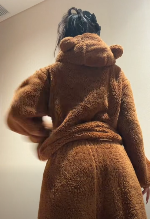 photo-1763624460202 photo-1763624460202