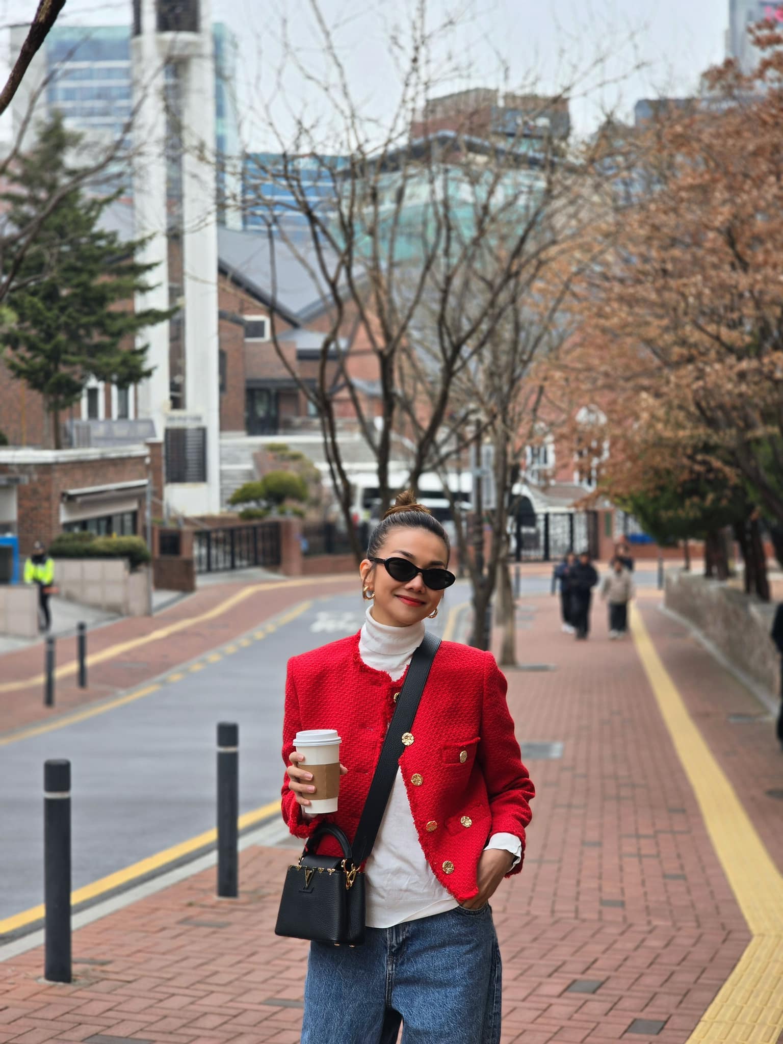 Phụ nữ trên 40 tuổi muốn mặc quần jeans đẹp thì hãy học Phạm Thanh Hằng, đảm bảo sành điệu suốt 4 mùa- Ảnh 7.