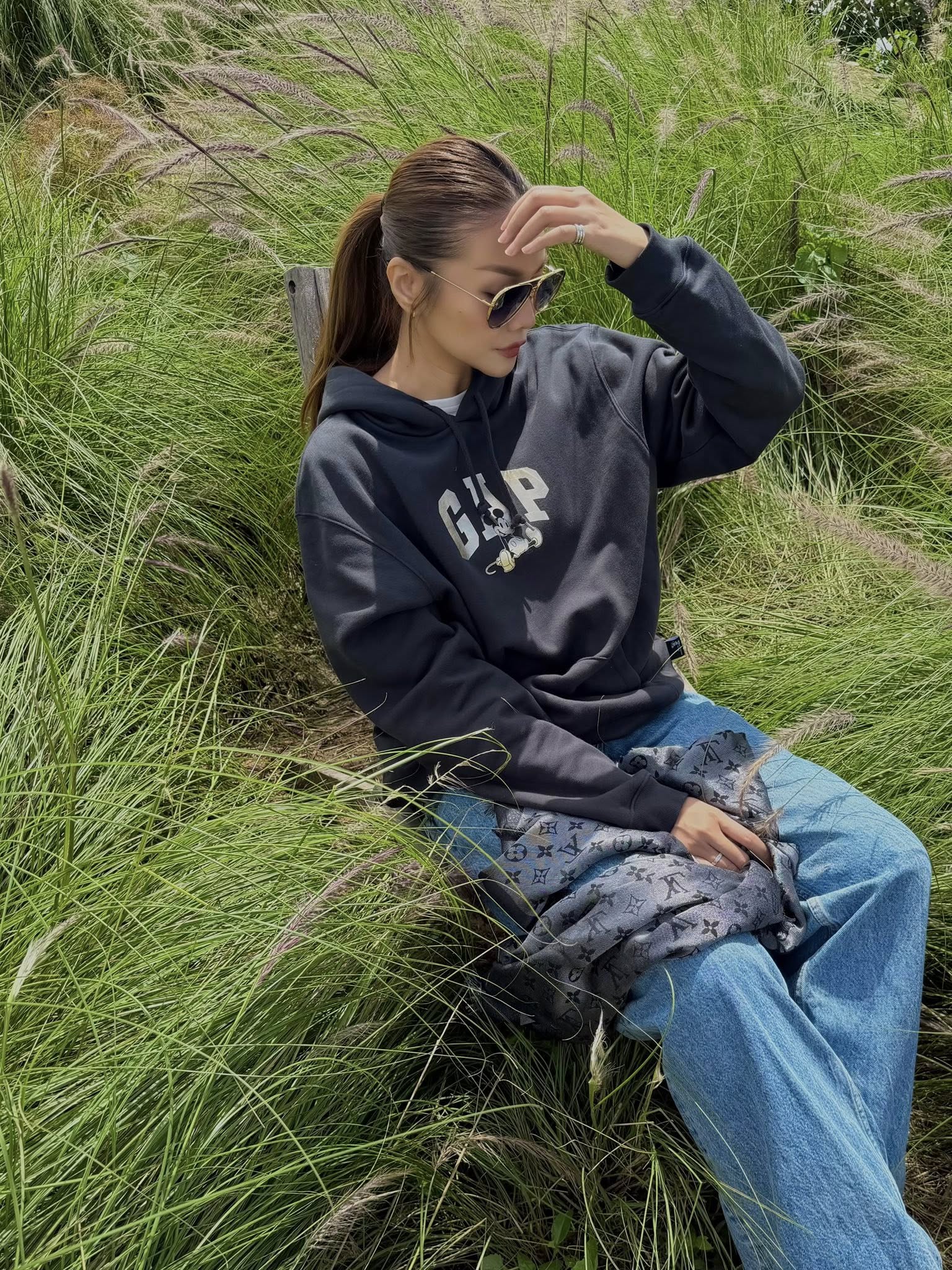 Phụ nữ trên 40 tuổi muốn mặc quần jeans đẹp thì hãy học Phạm Thanh Hằng, đảm bảo sành điệu suốt 4 mùa- Ảnh 2.