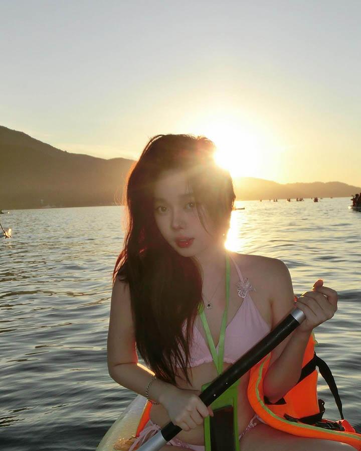 Vào vai “lọ lem”, cô nàng khiến fan “đứng hình” trước nhan sắc cực phẩm- Ảnh 17.