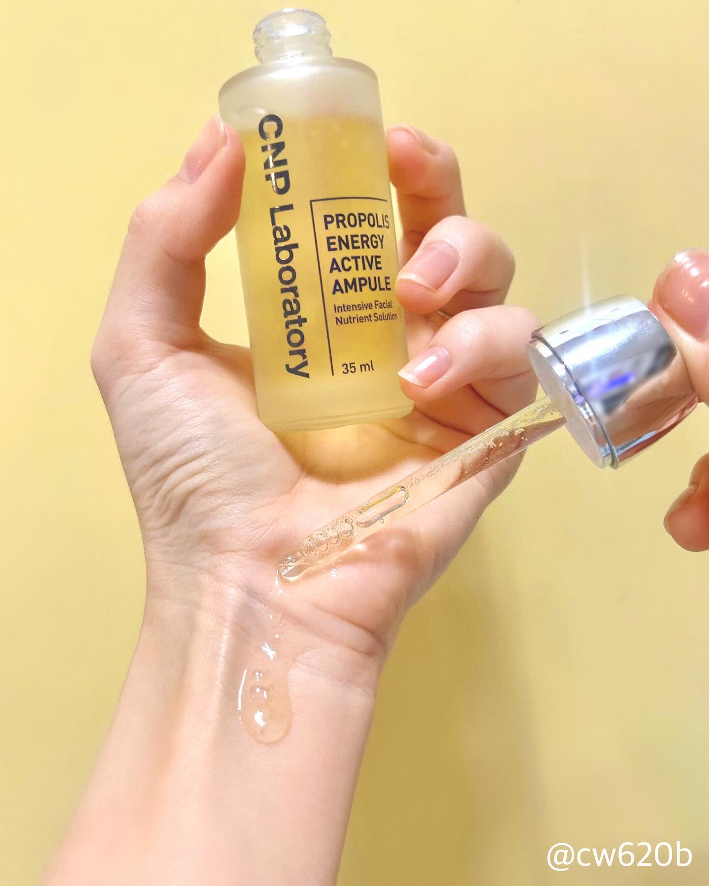 5 lọ serum dành cho da khô: Dùng thêm kem dưỡng sau đó là cấp ẩm "bất bại", da căng mướt mát- Ảnh 5. 5 lọ serum dành cho da khô: Dùng thêm kem dưỡng sau đó là cấp ẩm "bất bại", da căng mướt mát- Ảnh 5.