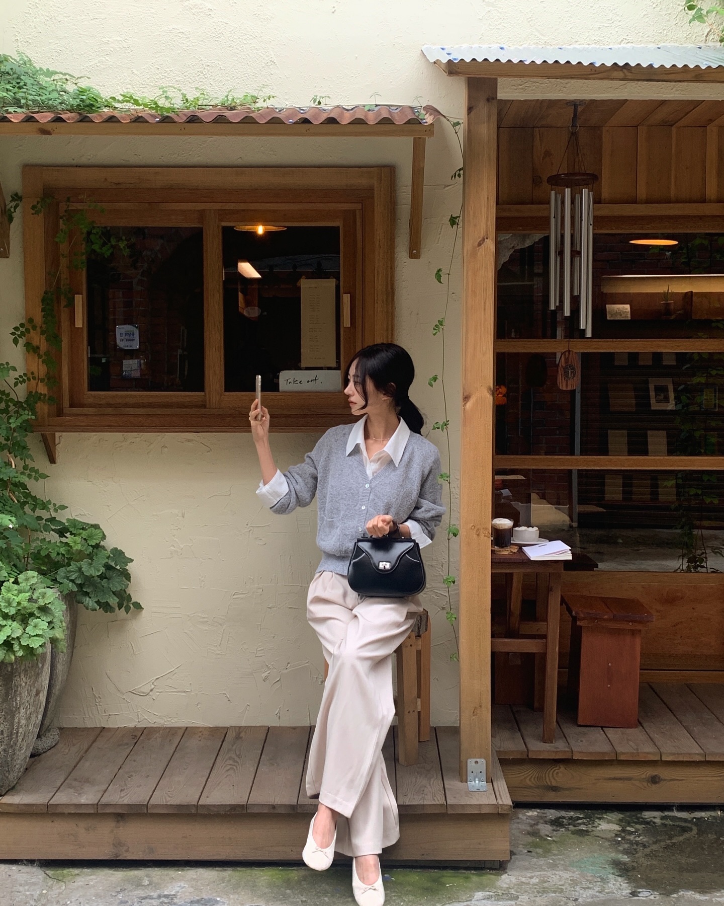 5 mẫu áo mùa đông cứ mặc là vóc dáng tự động thon thả, cao ráo hơn- Ảnh 12. 5 mẫu áo mùa đông cứ mặc là vóc dáng tự động thon thả, cao ráo hơn- Ảnh 12.