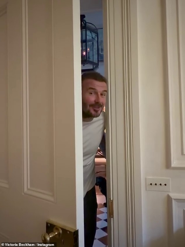 Phát hiện Victoria bí mật làm 1 điều trong biệt thự nghìn tỷ, David Beckham có phản ứng bất ngờ gây sốt- Ảnh 2.