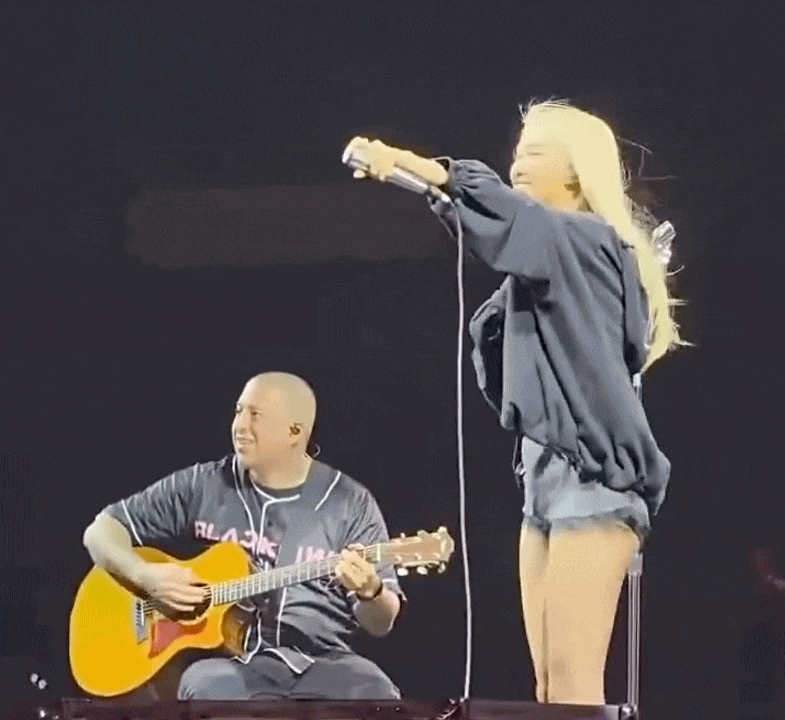 Thành viên hát hay nhất BLACKPINK xin lỗi- Ảnh 2. Thành viên hát hay nhất BLACKPINK xin lỗi- Ảnh 2.