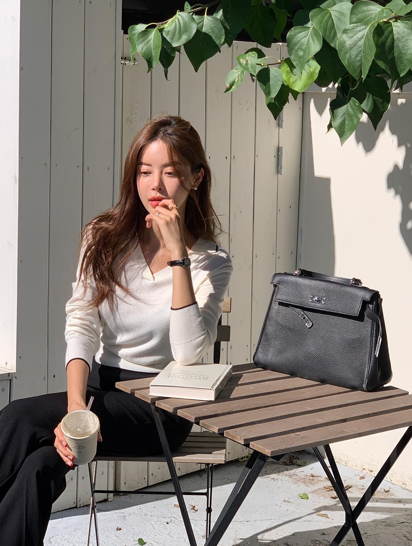 5 item kết hợp hoàn hảo với áo trắng, mặc đẹp chưa bao giờ đơn giản đến thế- Ảnh 8.