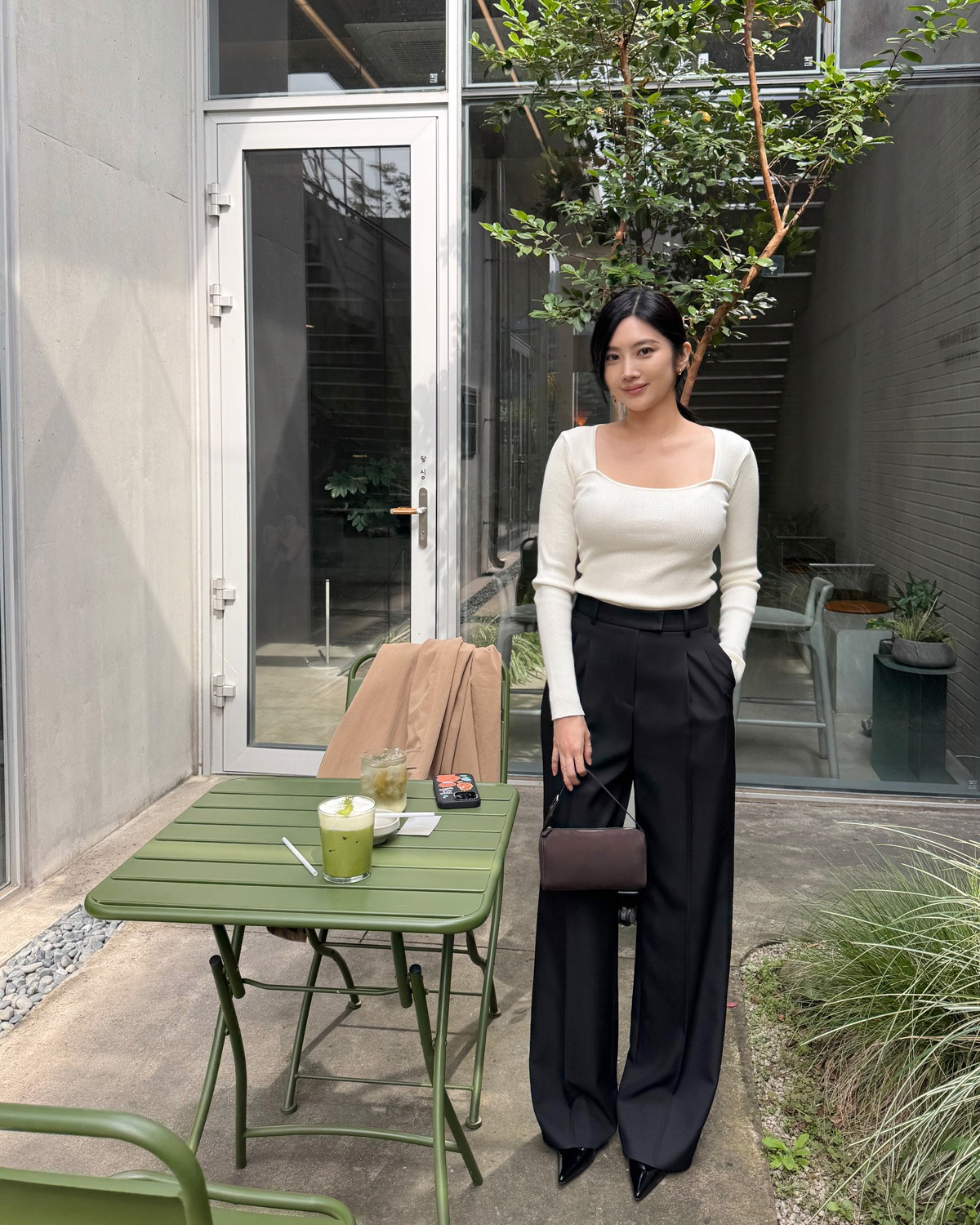 4 mẫu quần công sở này chuẩn thanh lịch, nhưng cũng hack tuổi đỉnh nhất- Ảnh 4. 4 mẫu quần công sở này chuẩn thanh lịch, nhưng cũng hack tuổi đỉnh nhất- Ảnh 4.