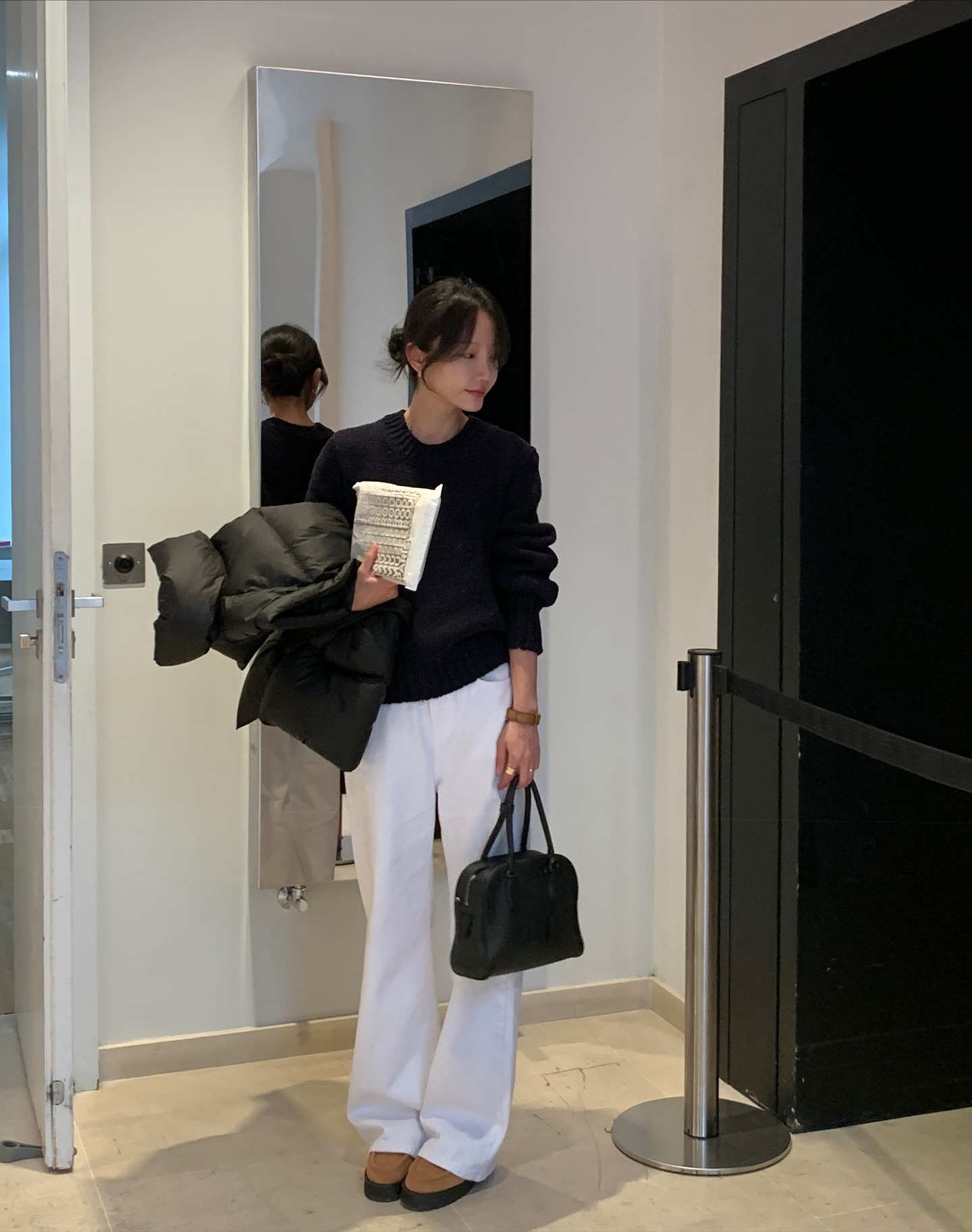 4 mẫu quần công sở này chuẩn thanh lịch, nhưng cũng hack tuổi đỉnh nhất- Ảnh 5. 4 mẫu quần công sở này chuẩn thanh lịch, nhưng cũng hack tuổi đỉnh nhất- Ảnh 5.