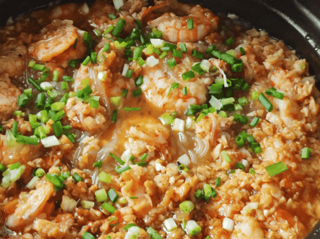 Mẹ tôi khiến cả nhà "mê mẩn" món ăn này: Bữa tối cứ nấu 1 nồi là các thành viên đua nhau ăn hết sạch- Ảnh 12.