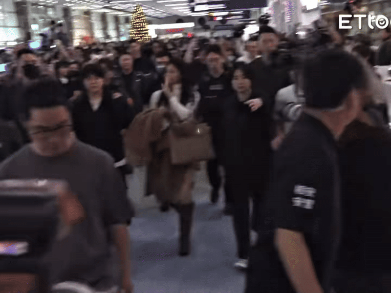 Mỹ nhân đẹp nhất thế giới bị cấm sóng suốt 10 năm, ngày trở về được cả quê nhà vỡ òa chào đón- Ảnh 2.