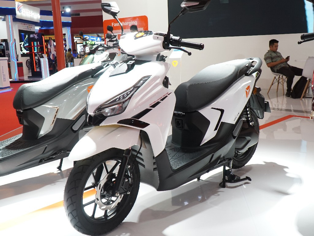 Hà Nội dự kiến chi tiền cho người dân mua xe máy điện: Giá xe VinFast, Honda, Yamaha sau hỗ trợ thế nào?- Ảnh 3. Hà Nội dự kiến chi tiền cho người dân mua xe máy điện: Giá xe VinFast, Honda, Yamaha sau hỗ trợ thế nào?- Ảnh 3.