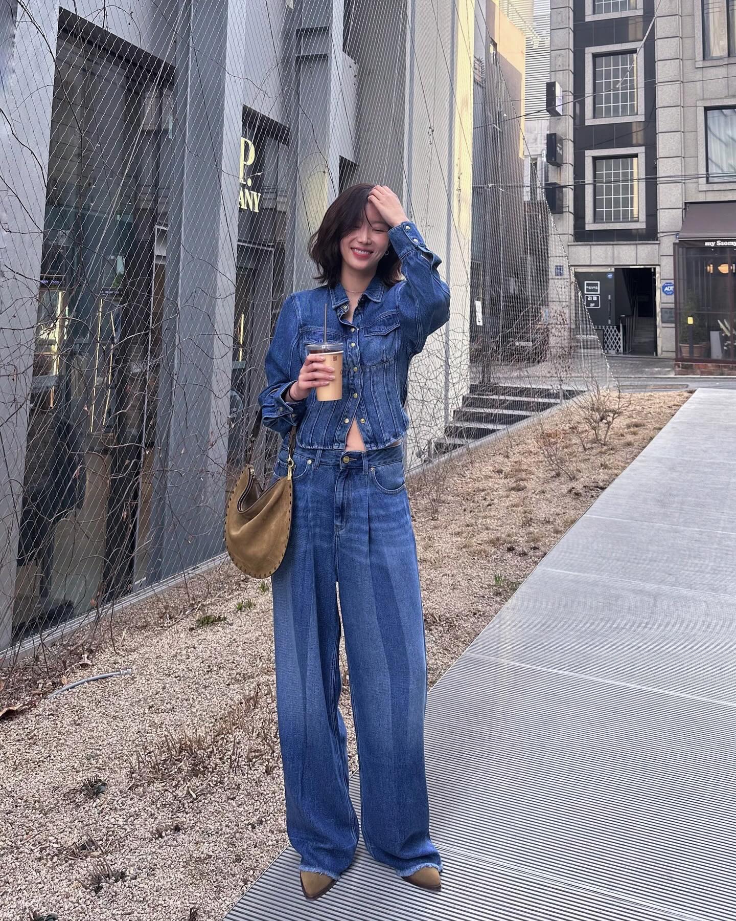 Từ những item rất quen thuộc, sao nữ Hàn có 5 công thức trang phục siêu hack tuổi- Ảnh 12.