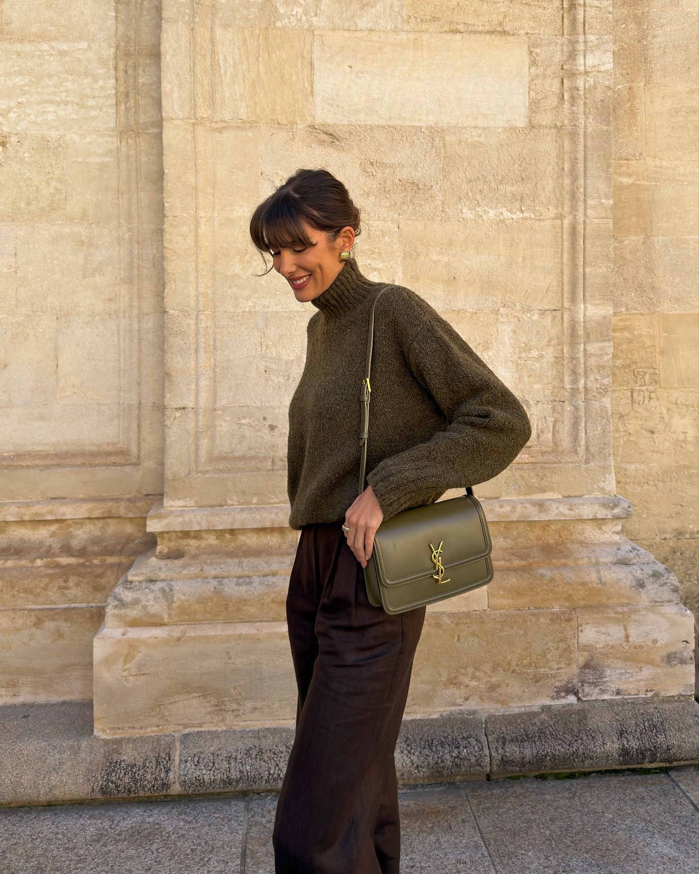 Phụ nữ Pháp đang mê mẩn trang phục màu nâu, mix đồ sang thế này không tham khảo quá phí- Ảnh 12.