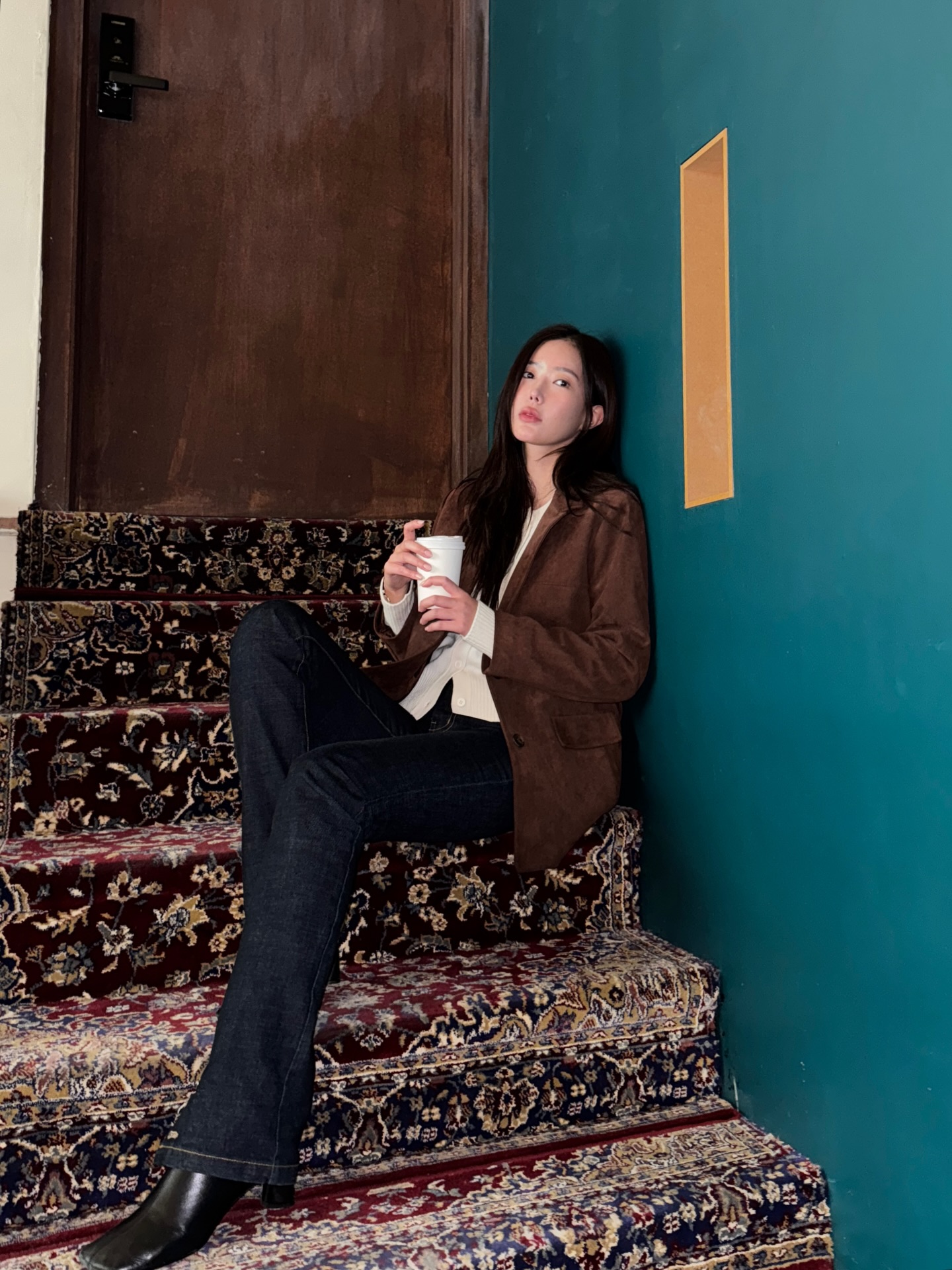 Từ những item rất quen thuộc, sao nữ Hàn có 5 công thức trang phục siêu hack tuổi- Ảnh 10.