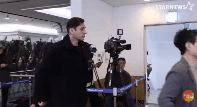 Tang lễ "ông nội quốc dân": Lee Seung Gi đến viếng đầu tiên, "bà nội quốc dân" cùng dàn sao gửi vòng hoa tiễn biệt- Ảnh 8.