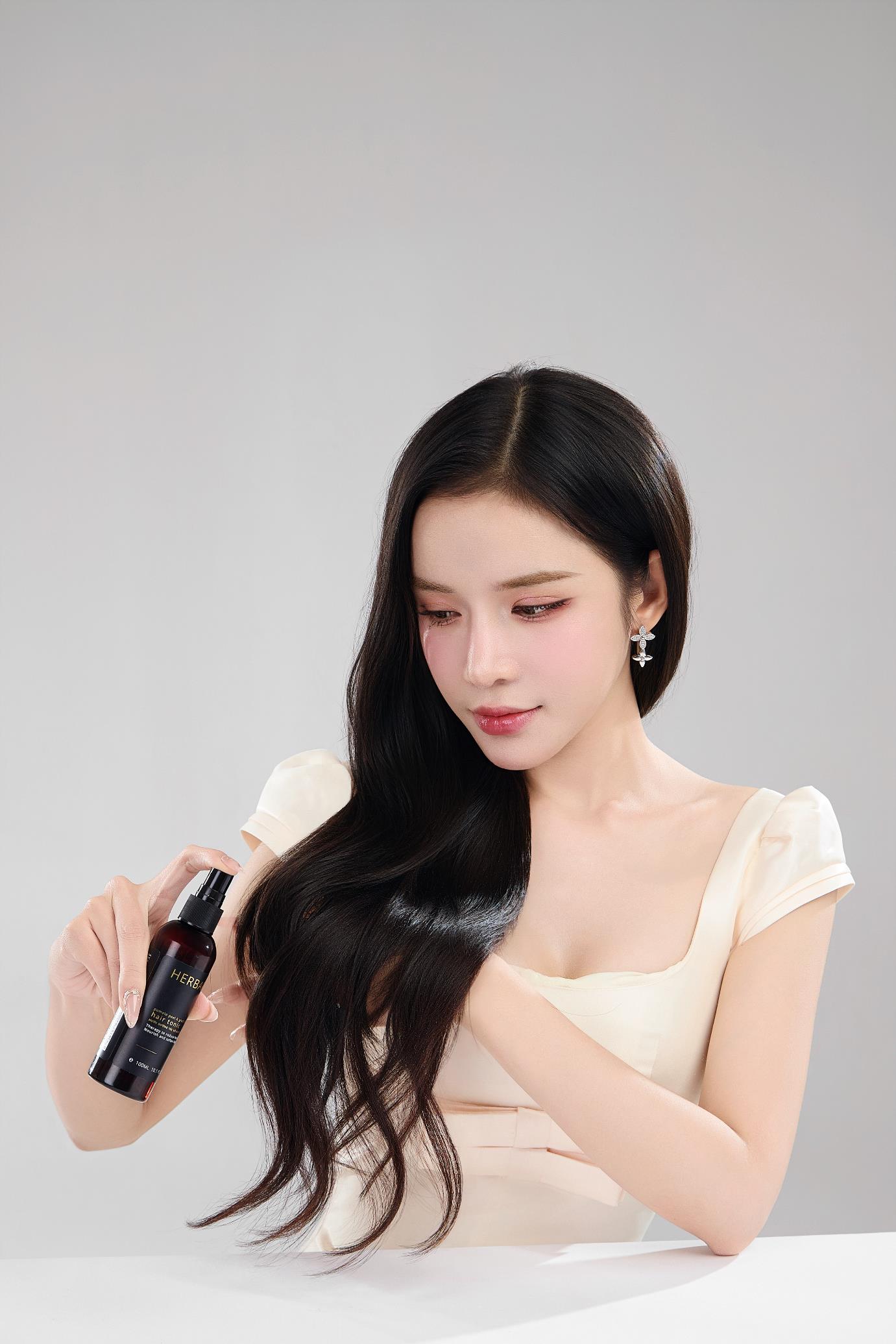 Chiến dịch mới của Herbario x LyLy gây sốt vì loạt tagline “đánh đúng tim đen” học sinh, dân văn phòng, mẹ bỉm- Ảnh 4.