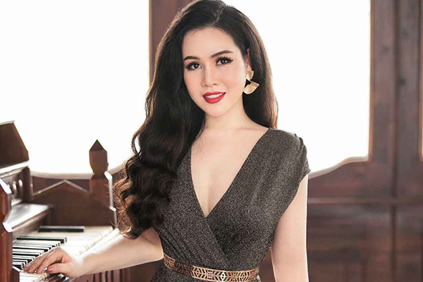 “Nấm lùn showbiz Việt” lấy chồng Tây cao m9 ra thông báo gấp- Ảnh 1. “Nấm lùn showbiz Việt” lấy chồng Tây cao m9 ra thông báo gấp- Ảnh 1.