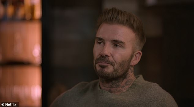 David Beckham thừa nhận là "ông bố mềm yếu” giữa lúc mâu thuẫn với vợ chồng con cả "căng như dây đàn"- Ảnh 1. David Beckham thừa nhận là "ông bố mềm yếu” giữa lúc mâu thuẫn với vợ chồng con cả "căng như dây đàn"- Ảnh 1.