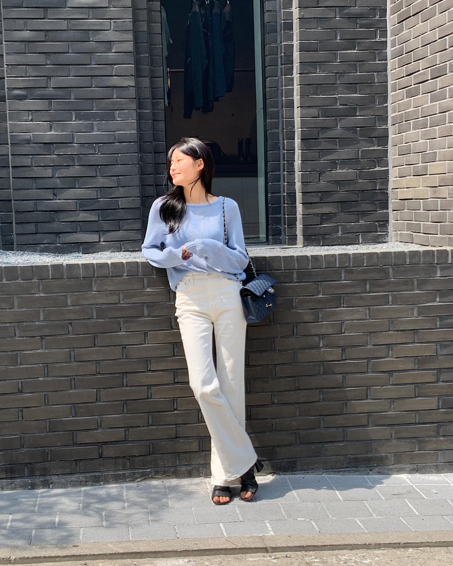 4 cách mặc quần ống rộng tôn dáng xuất sắc dù chị em đi giày cao gót hay không- Ảnh 5. 4 cách mặc quần ống rộng tôn dáng xuất sắc dù chị em đi giày cao gót hay không- Ảnh 5.