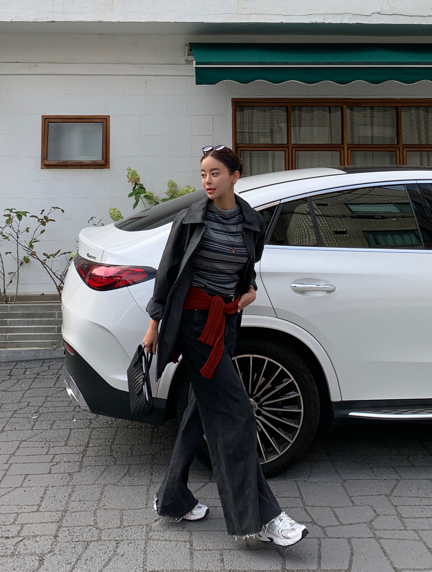 Top 5 item mùa đông là "cạ cứng" của quần jeans, chị em phải biết hết để nâng tầm phong cách- Ảnh 2.